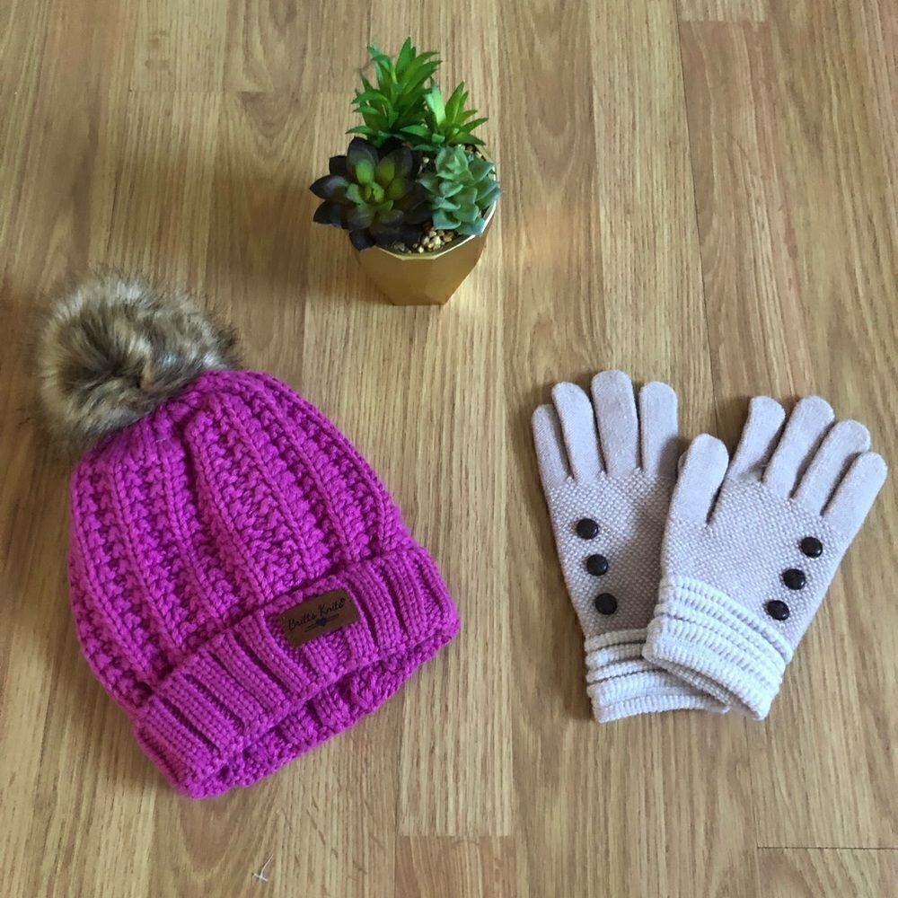 NWOTΒ BRITT'S KNITSβPinkβPompomβHatβLightβPinkβ3βButtonβGloves